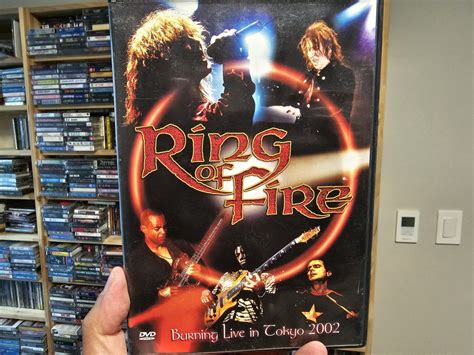 「Ring Of Fire」: 燃えるような情熱と切ないカントリーサウンドが織りなす愛の物語